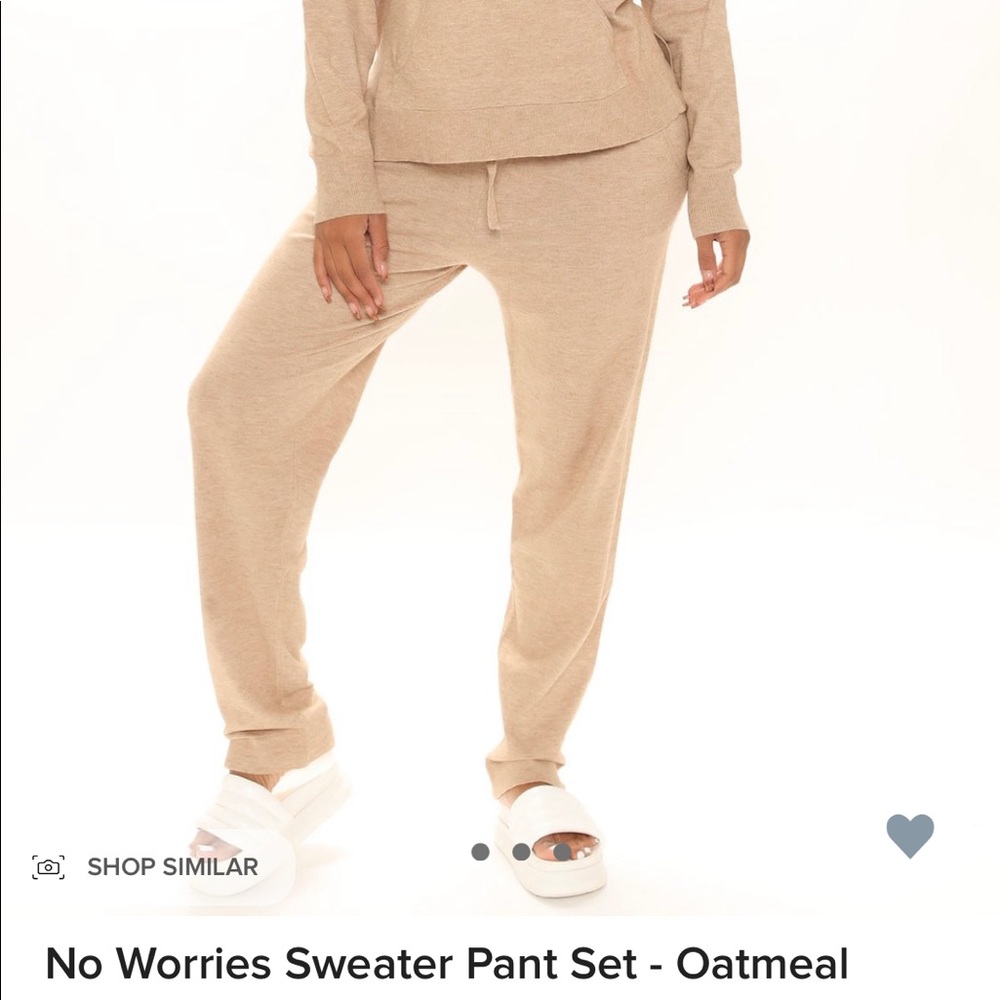 Never worn super soft 2pc sweat suit. Oatmeal colored.